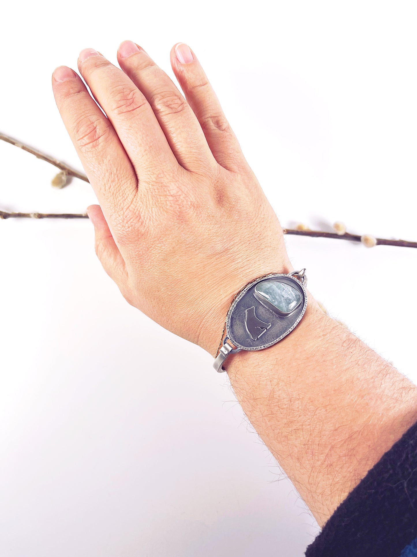 Bear Reflection Hinged Bracelet with Aquamarine